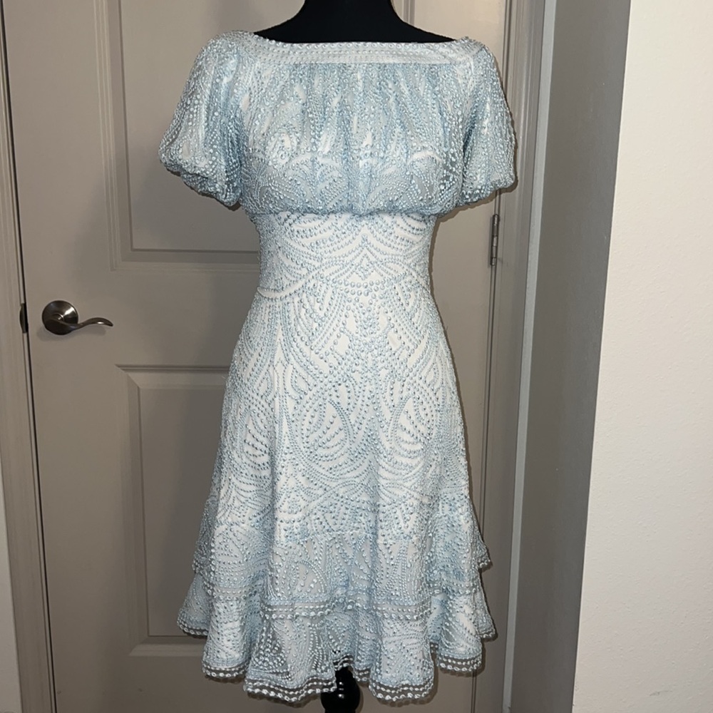 Rare Tadashi Sohji Lace Puffed Sleeve Midi Dress in Baby Blue Navy/Nude- Size 00